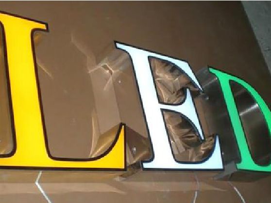 余姚介绍LED招牌的基础知识。